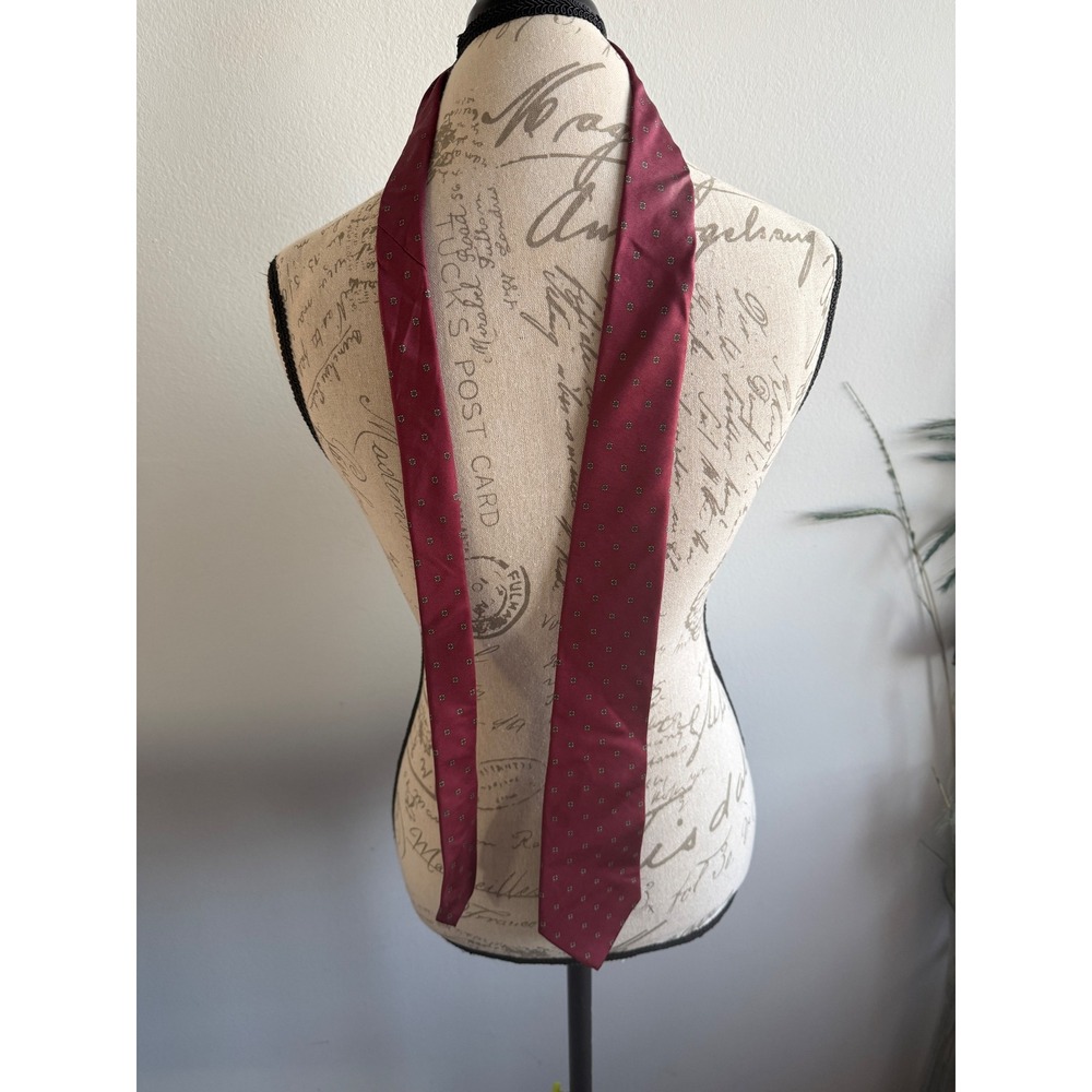 Christian Dior All Silk Burgundy Micro Dot Neck Tie Paris New‎ York Men